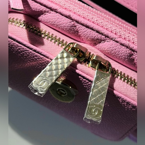 ♥️SOLD♥️ Chanel 23P Lilac Pink Caviar Business Affinity Chain Clutch Mini NWT - Picture 9 of 15